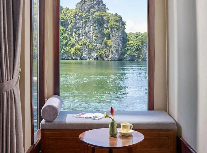 Lan Ha Lotus Cruise 4*