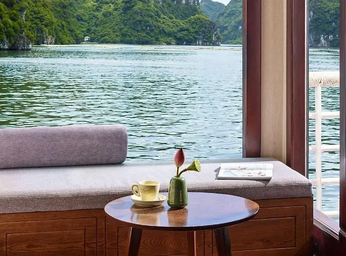  Lan Ha Lotus Cruise 4*