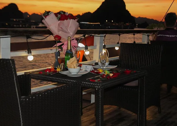 Lan Ha Lotus Cruise  4*