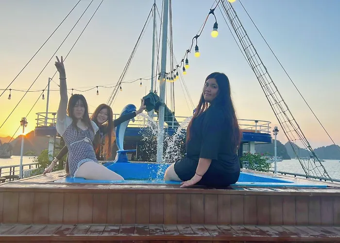  Lan Ha Lotus Cruise
